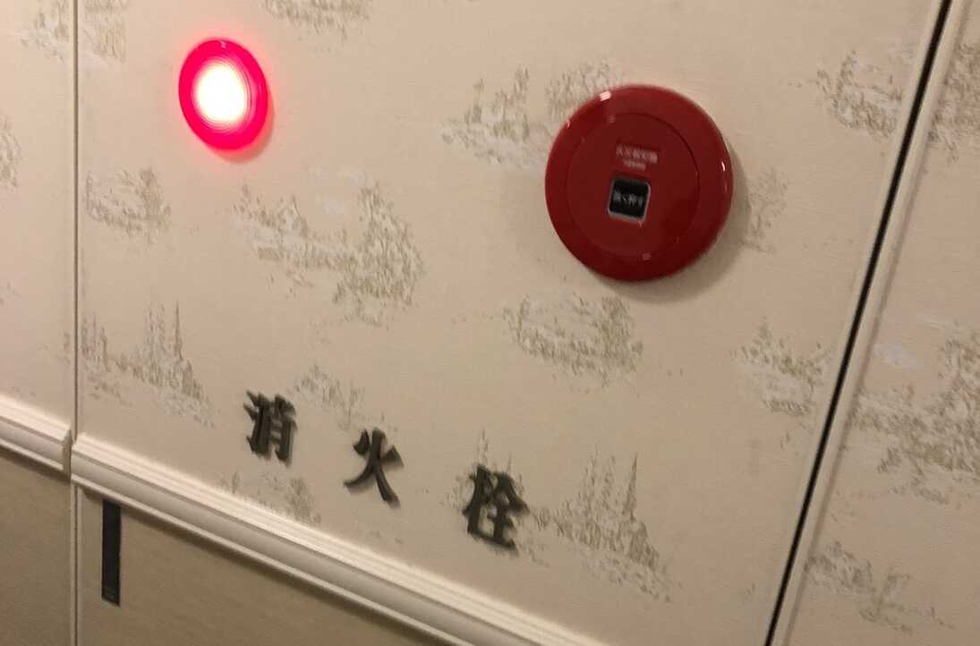 消火栓にクロスを貼った画像