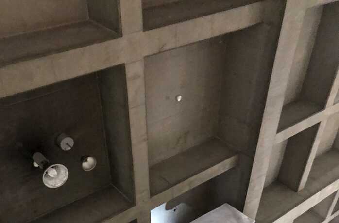 梁