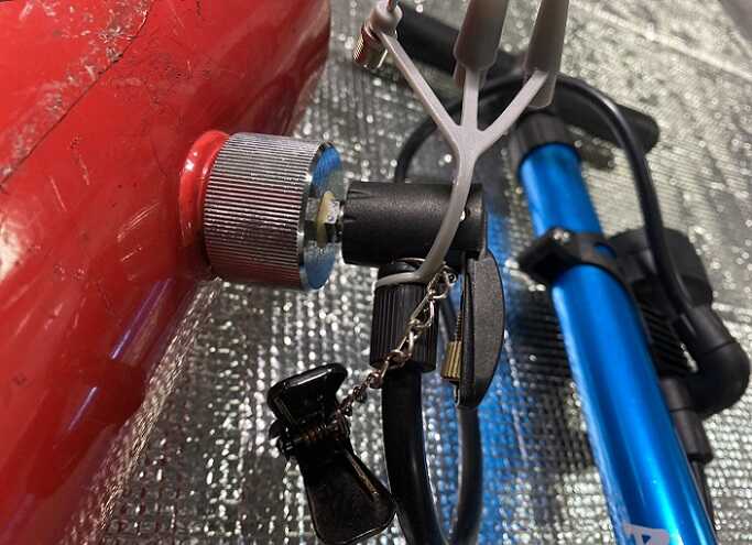空気入れに接続