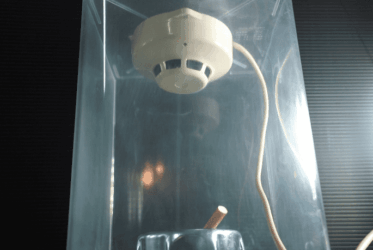 タバコの煙に煙感知器セット